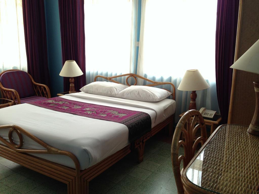 Day Inn Hotel Ban Nongdouang Eksteriør bilde