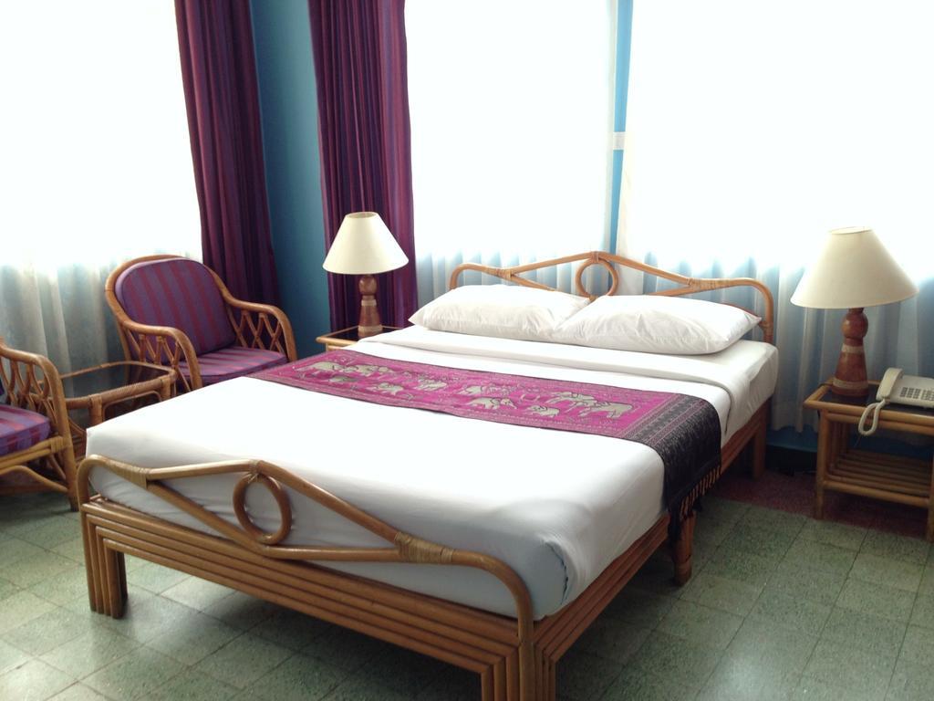Day Inn Hotel Ban Nongdouang Eksteriør bilde